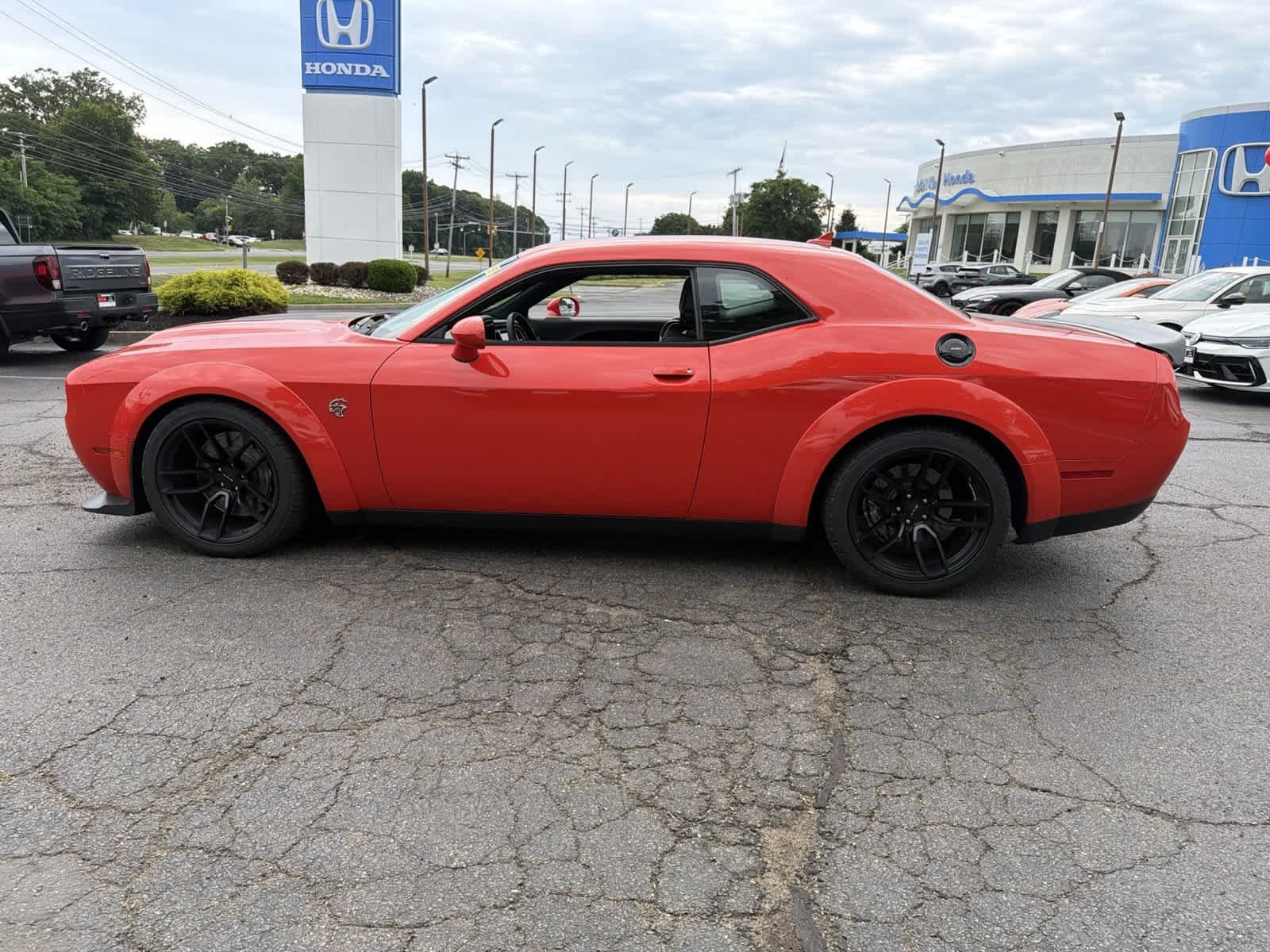 Used 2019 Go Mango Dodge SRT Hellcat Widebody image 2