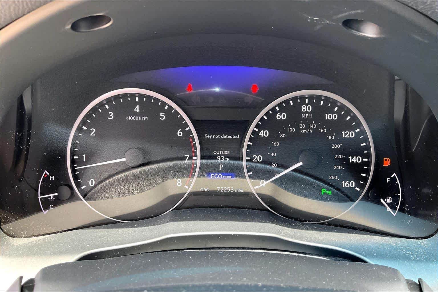 Used 2015 Atomic Silver Lexus  image 23