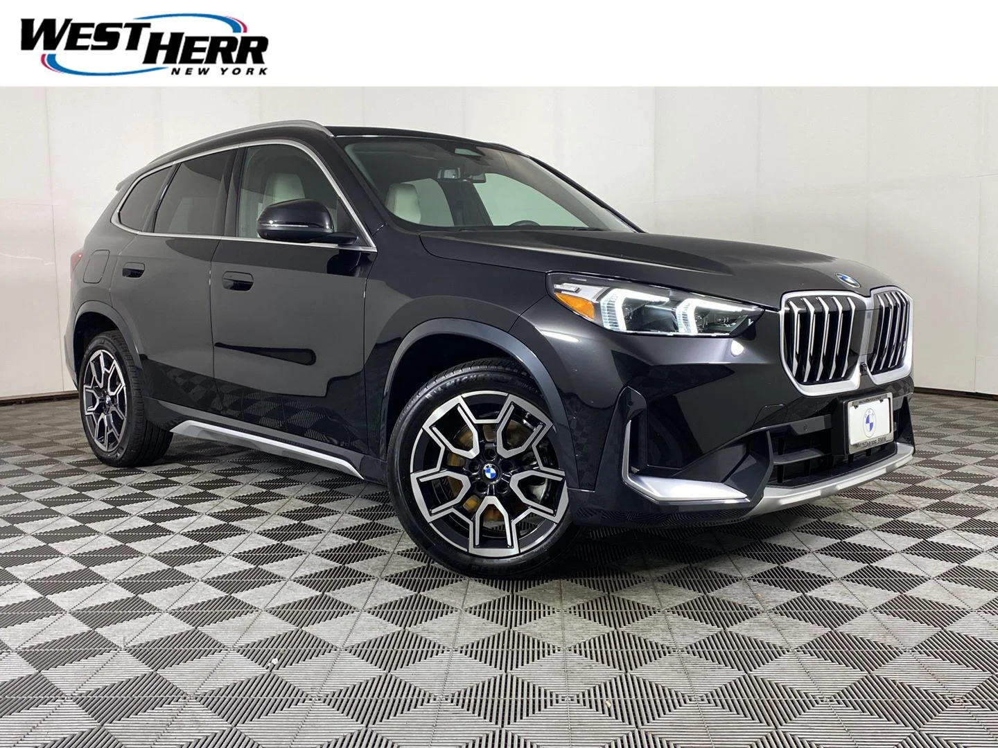 Used 2026 Black Sapphire Metallic BMW xDrive28i image 1