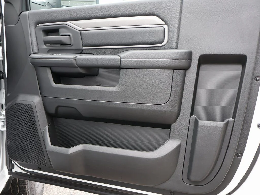 2026 RAM 3500 Chassis Tradesman - Photo 9