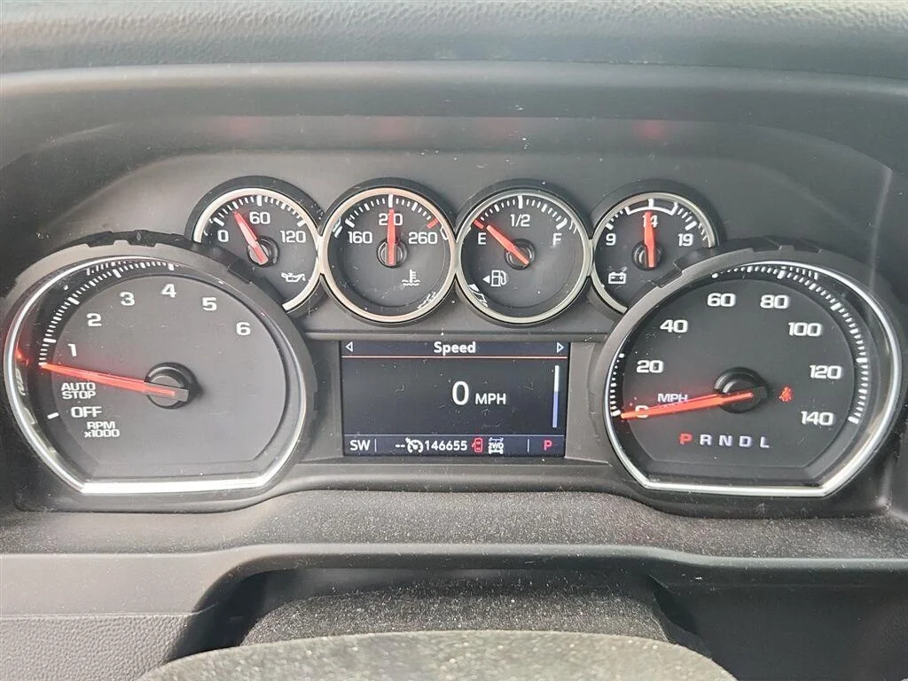 Used 2021 Chevrolet Silverado 1500 LT with VIN 1GCUYDED0MZ435177 for sale in Winona, Minnesota