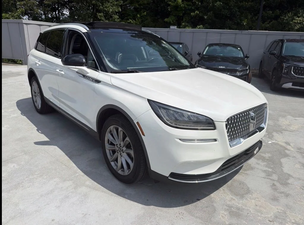 Used 2021 White Lincoln Standard image 8