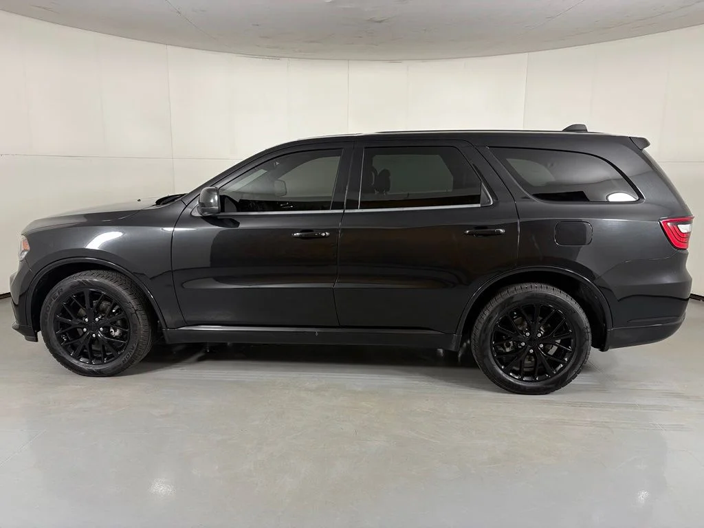 Used 2015 Black Dodge SXT image 5
