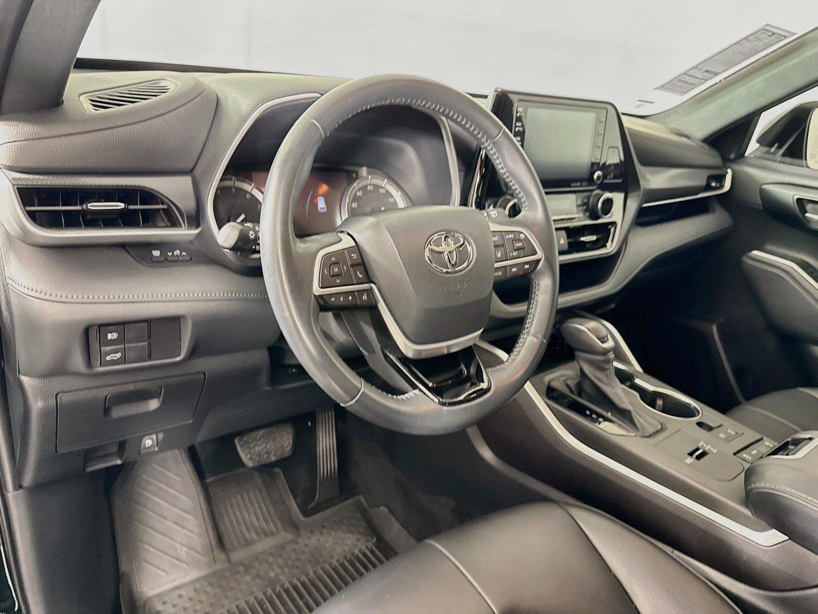 Used 2022 Midnight Black Metallic Toyota XSE image 4