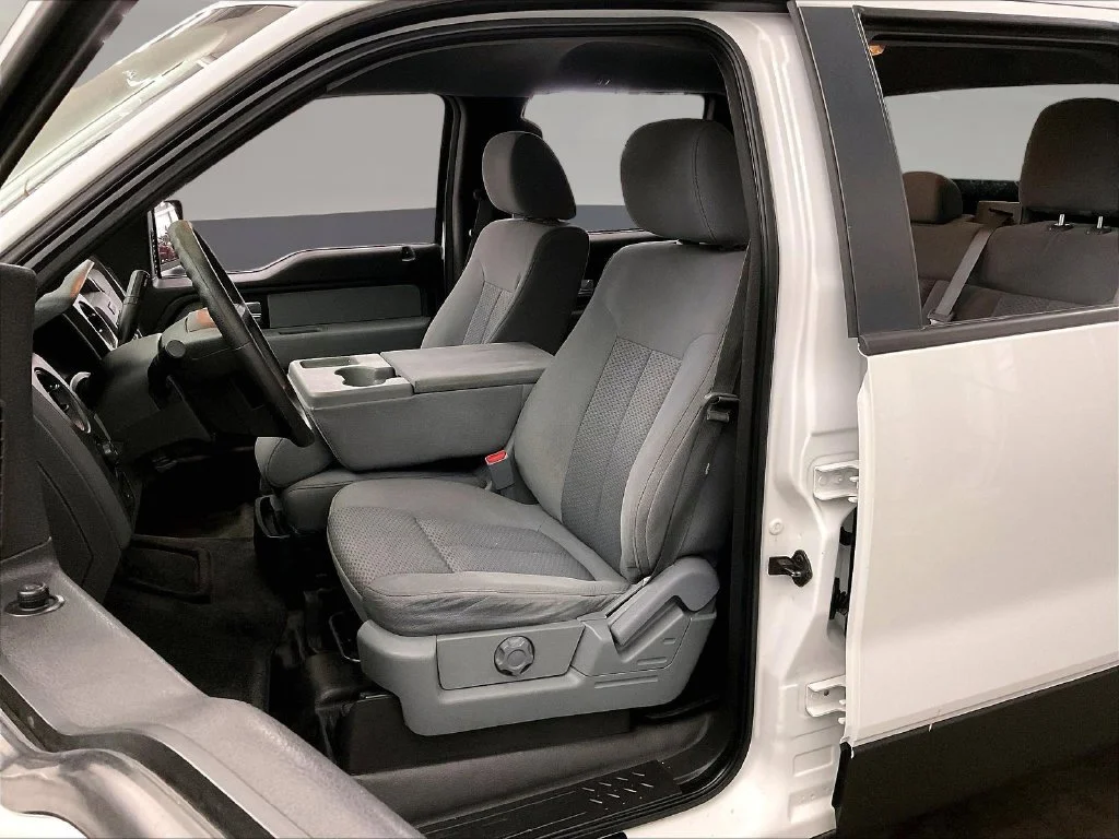 Used 2013 White Ford XL image 29