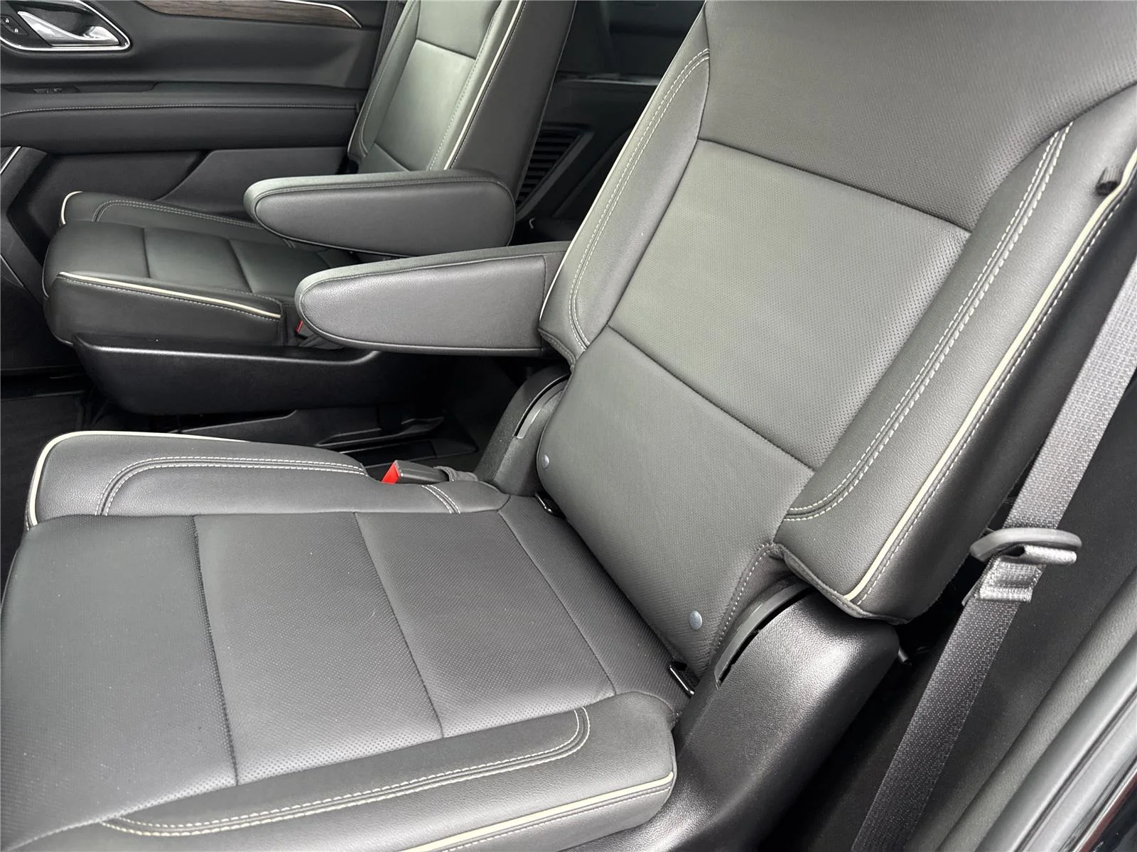 Used 2024 Black Chevrolet Premier image 33