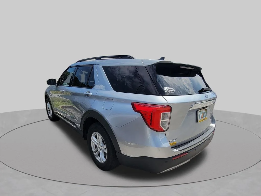Used 2023 Silver Ford XLT image 4