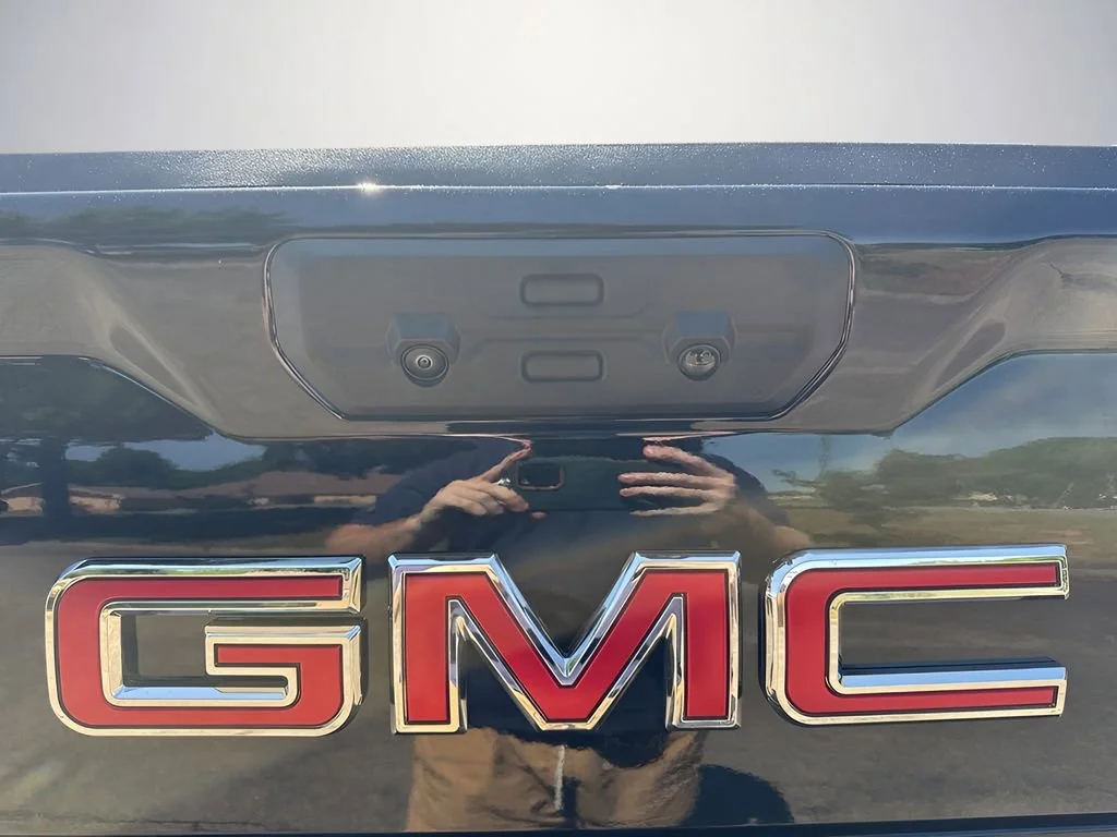 Used 2026 Onyx Black GMC AT4X image 39