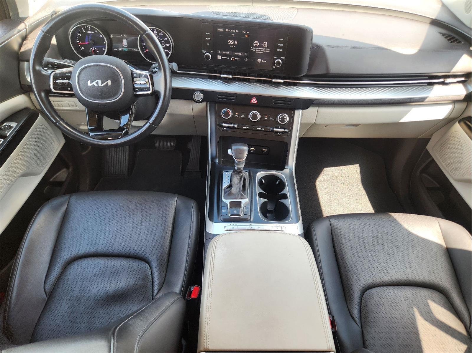 Used 2022 Aurora Black Pearl Kia LXS image 25