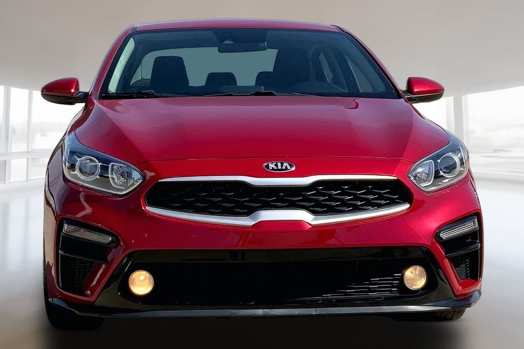 Used 2020 Currant Red Kia LXS image 3