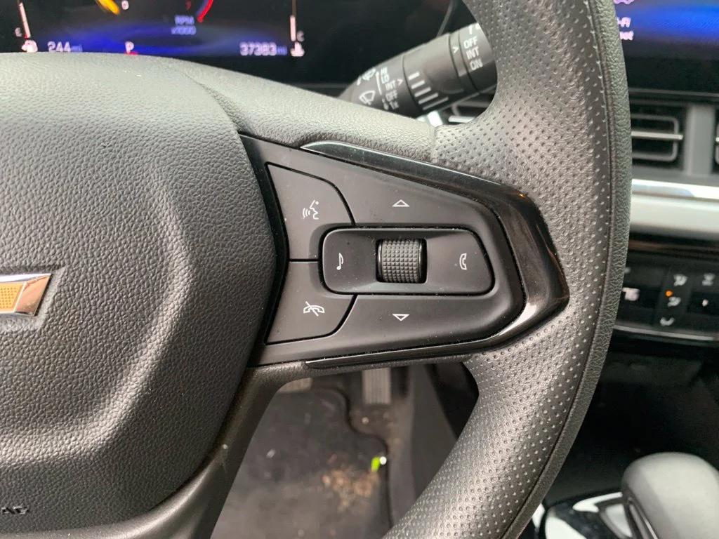 Used 2025 Mosaic Black Metallic Chevrolet LT image 13