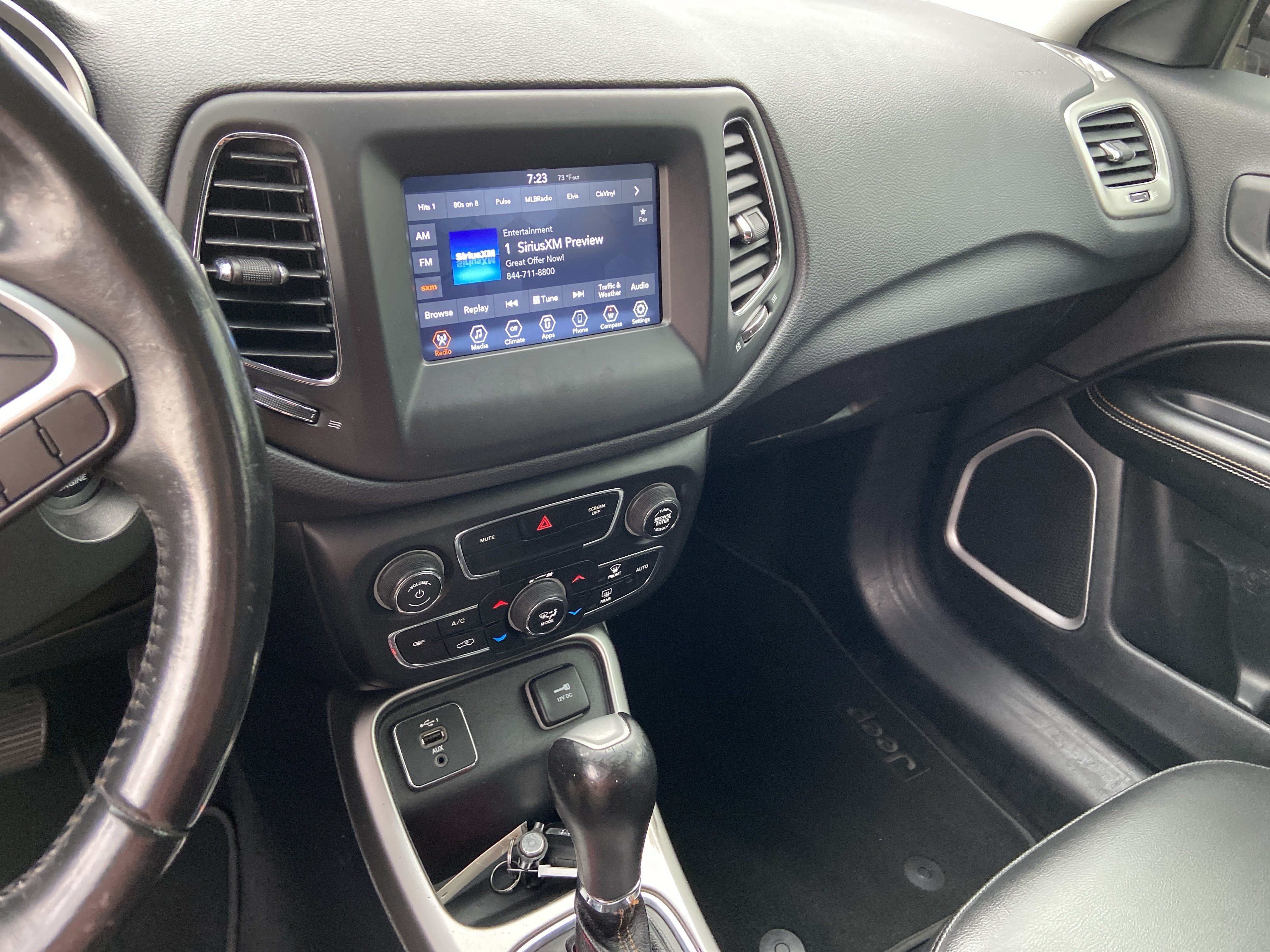 Used 2019 Billet Silver Metallic Clearcoat Jeep Latitude image 25