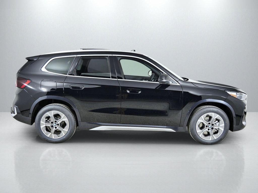 Used 2026 Jet Black BMW xDrive28i image 9