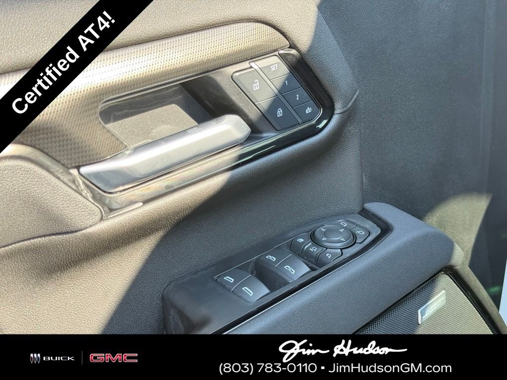 Used 2025 White GMC AT4 image 22