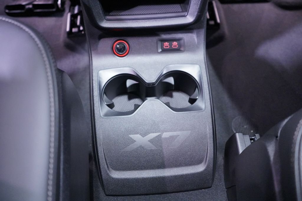 Used 2026 Gray Metallic BMW xDrive40i image 18