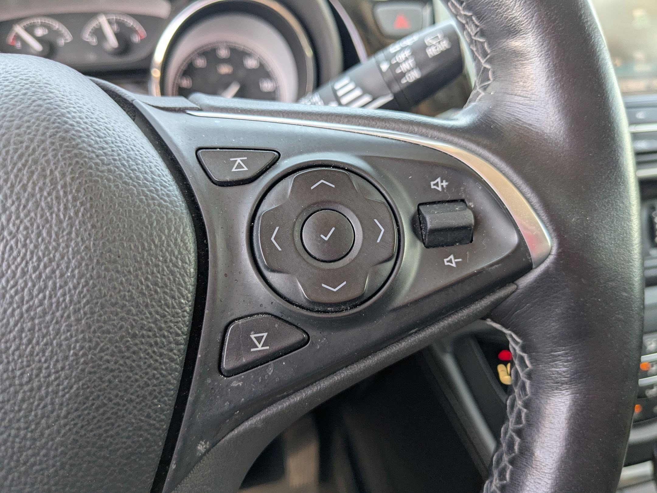 2020 Buick Envision Essence - Photo 18