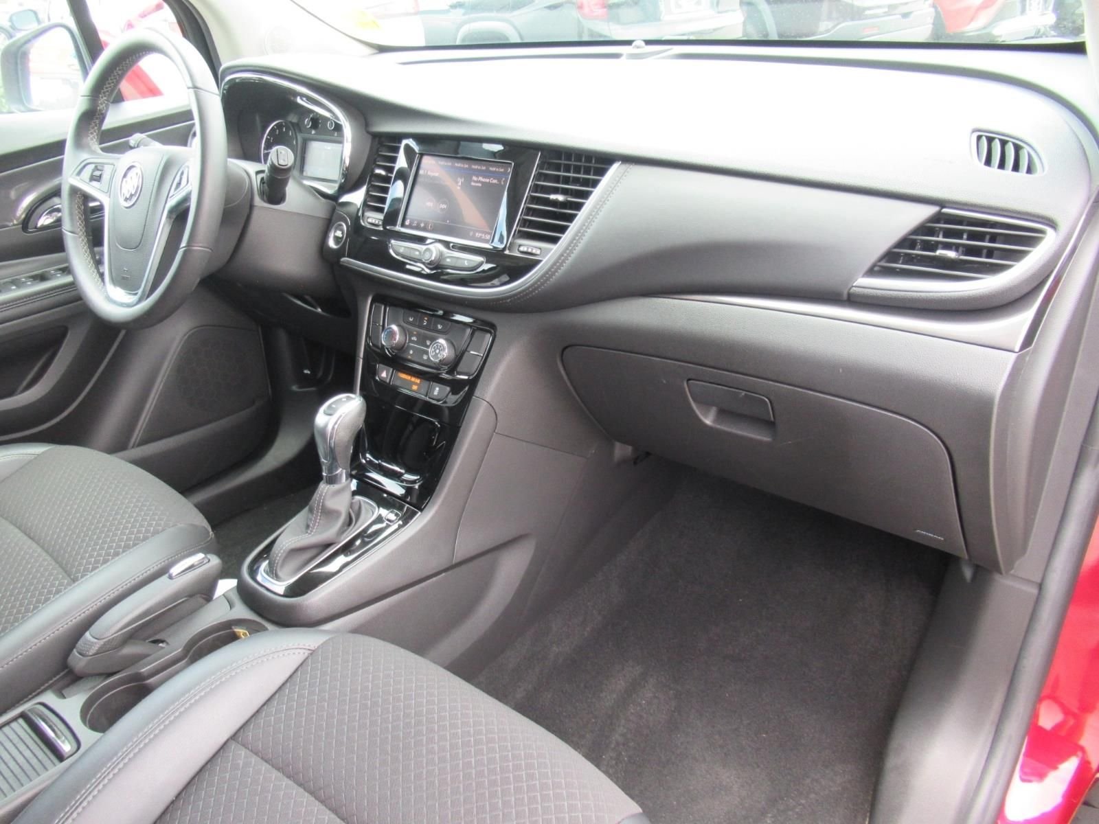 Used 2022  Buick Preferred image 11