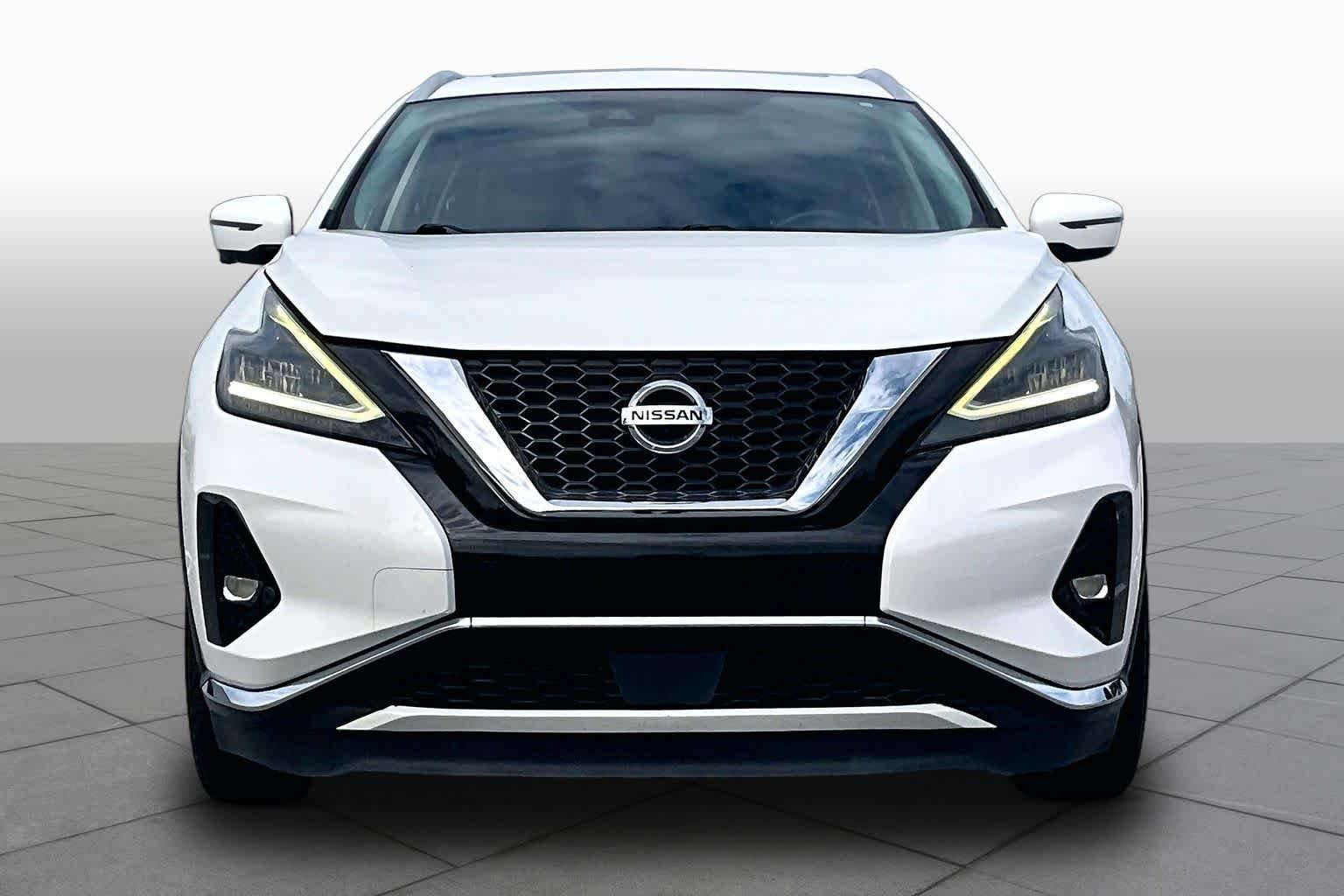 Used 2019 Pearl White Tricoat Nissan Platinum image 4