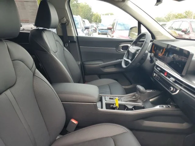 New 2026 Ivory Silver Kia S image 32