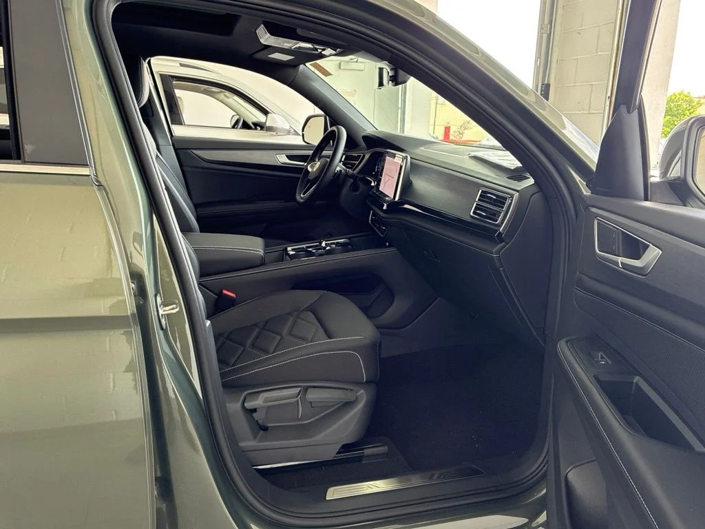 2026 Volkswagen Atlas Cross Sport SE w/Tech - Photo 25