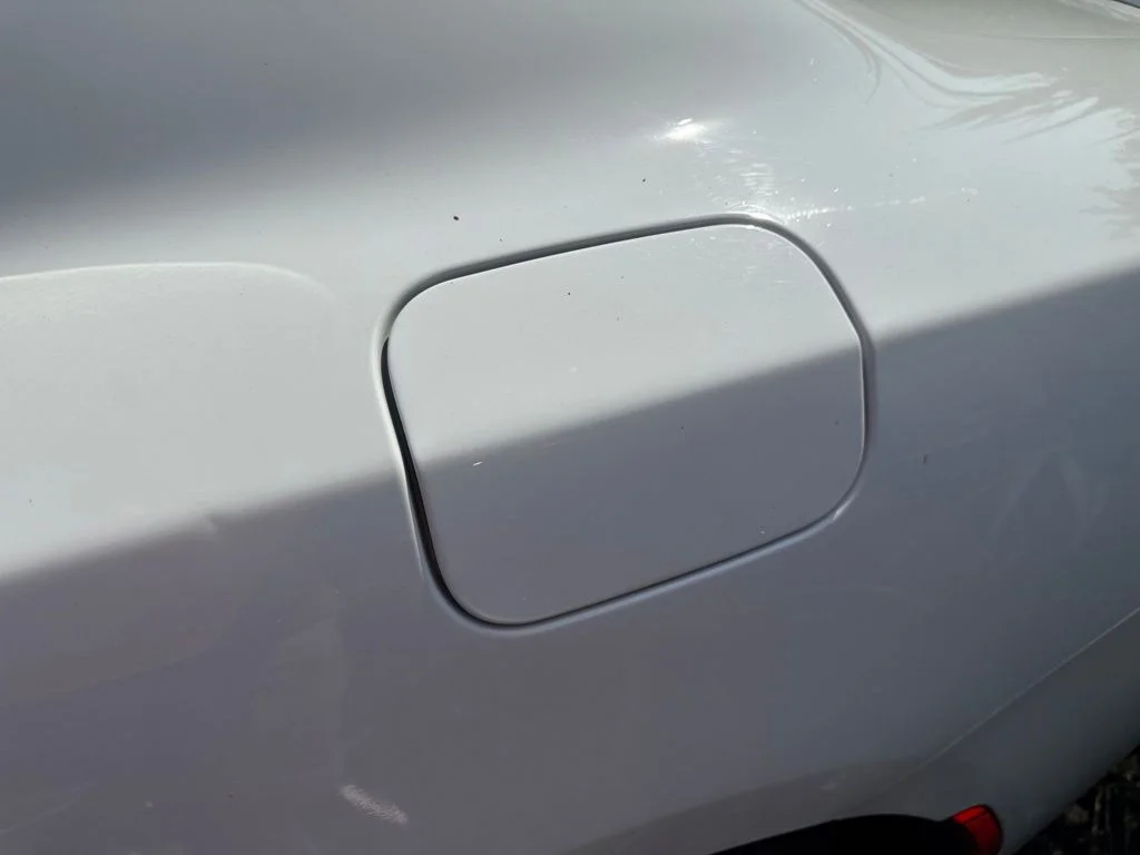 Used 2016 White Dodge SXT image 9