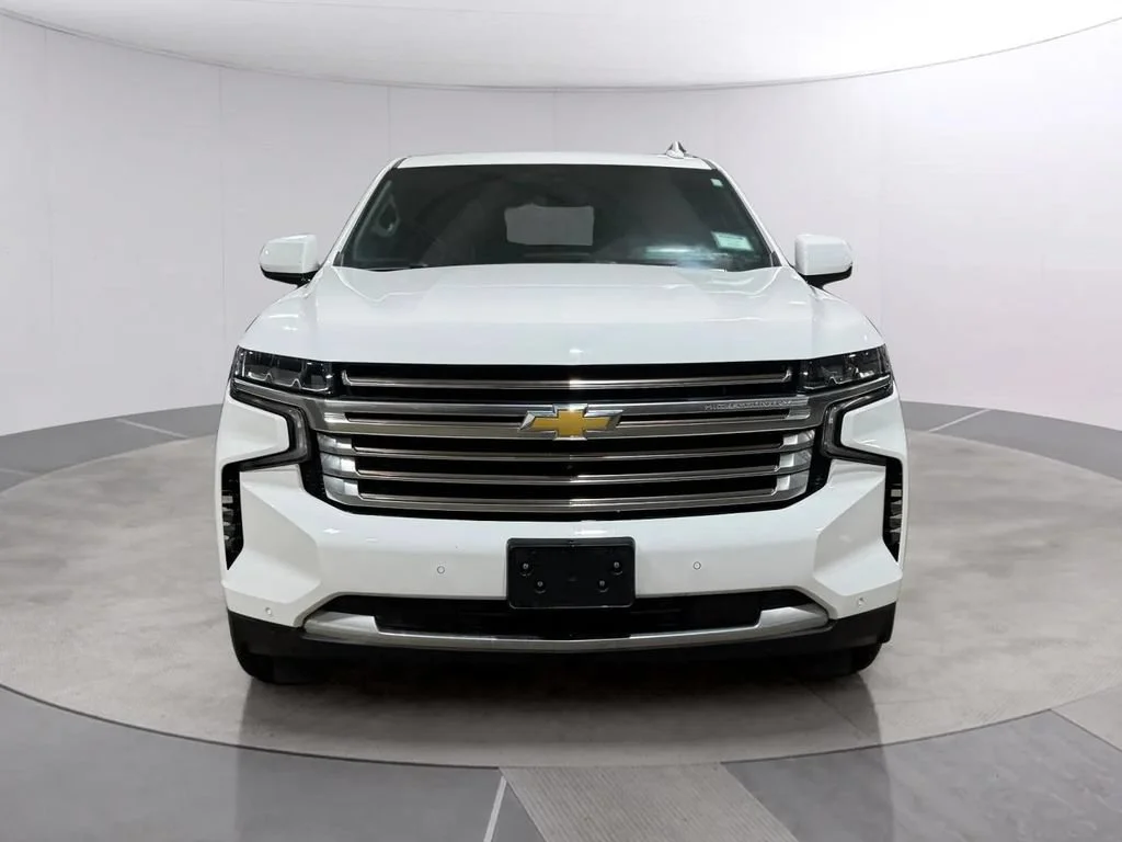 Used 2024 Summit White Chevrolet High Country image 8