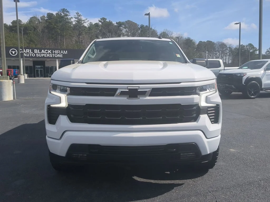 Used 2022 Summit White Chevrolet RST image 2