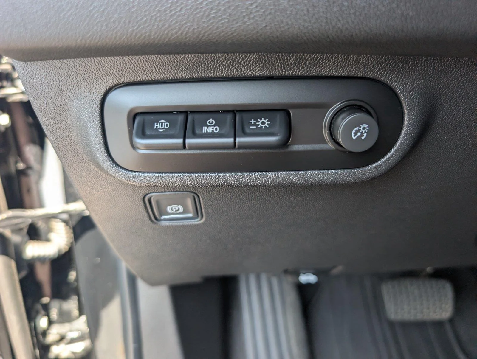 Used 2023 EBONY TWILIGHT METALLIC GMC AT4 image 30