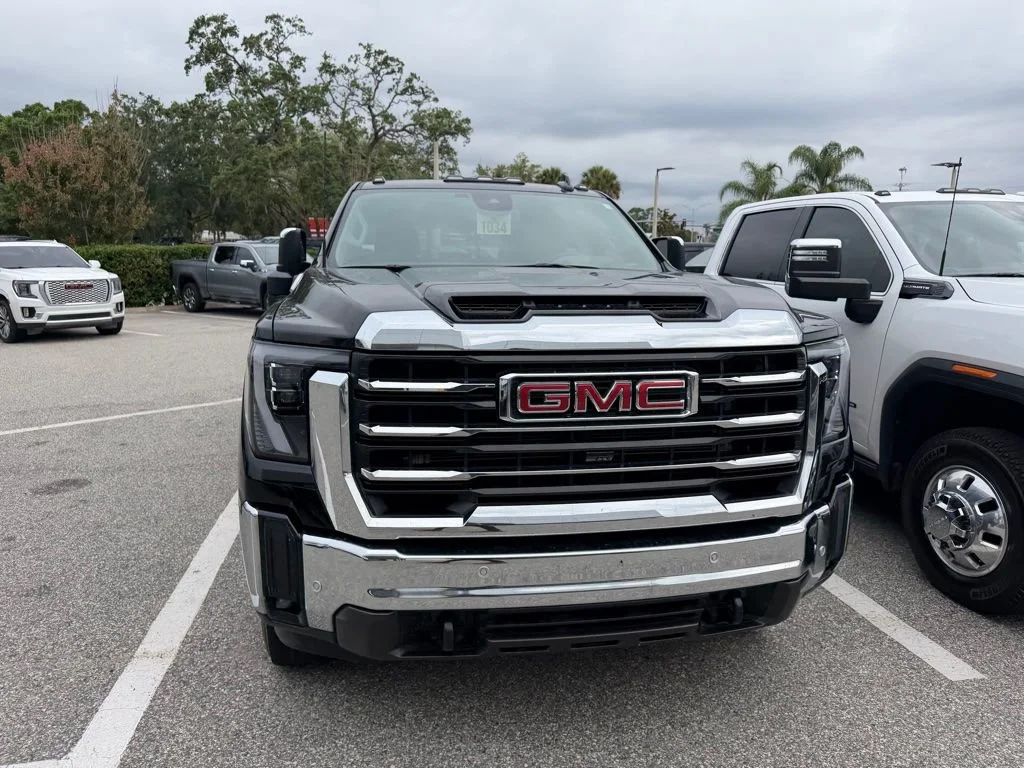 Certified Used 2024 Onyx Black GMC SLT image 6
