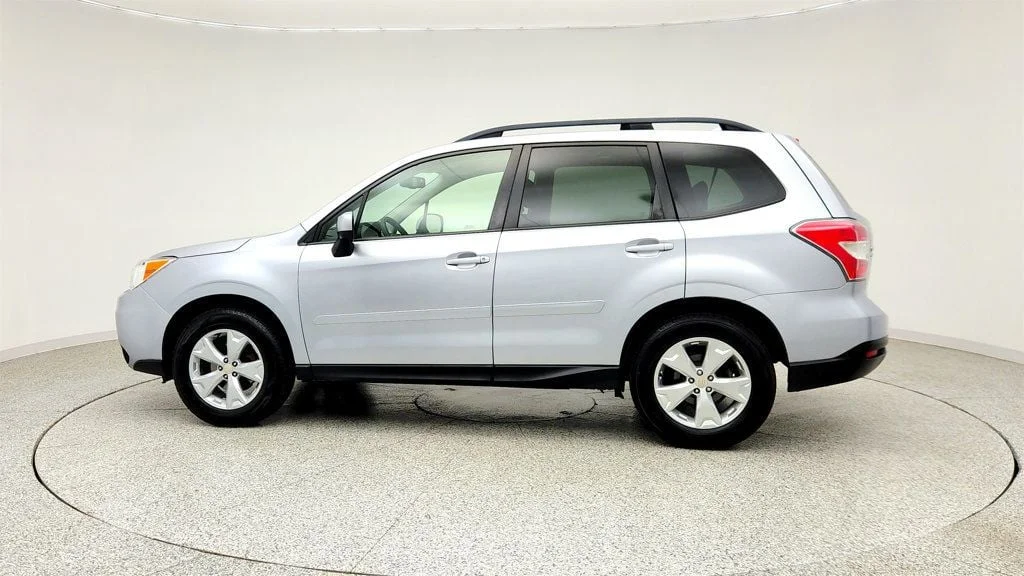 Used 2016 Ice Silver Metallic Subaru 4dr CVT 2.5i Premium PZEV w/ All Weather Pkg image 8