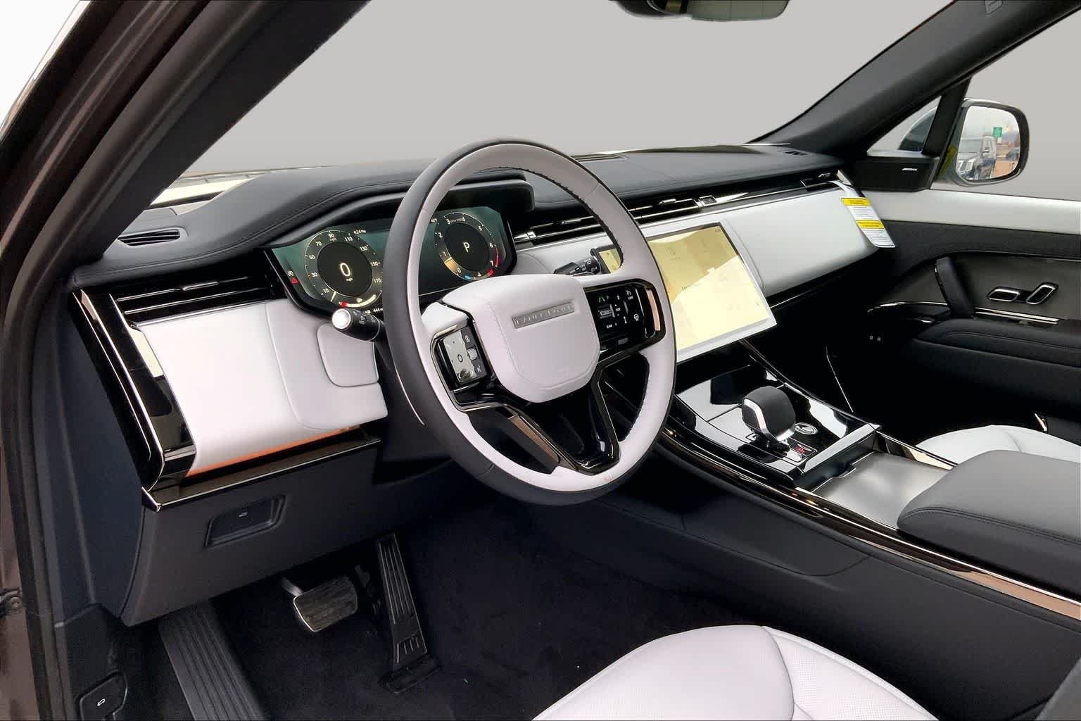 New 2026 Charente Grey Land Rover Dynamic SE image 8