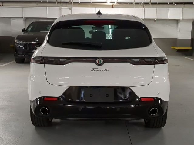 New 2025 Milano White Exterior Paint Alfa Romeo Veloce image 6