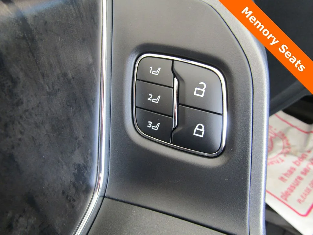 Used 2024 Oxford White Ford Lariat image 6