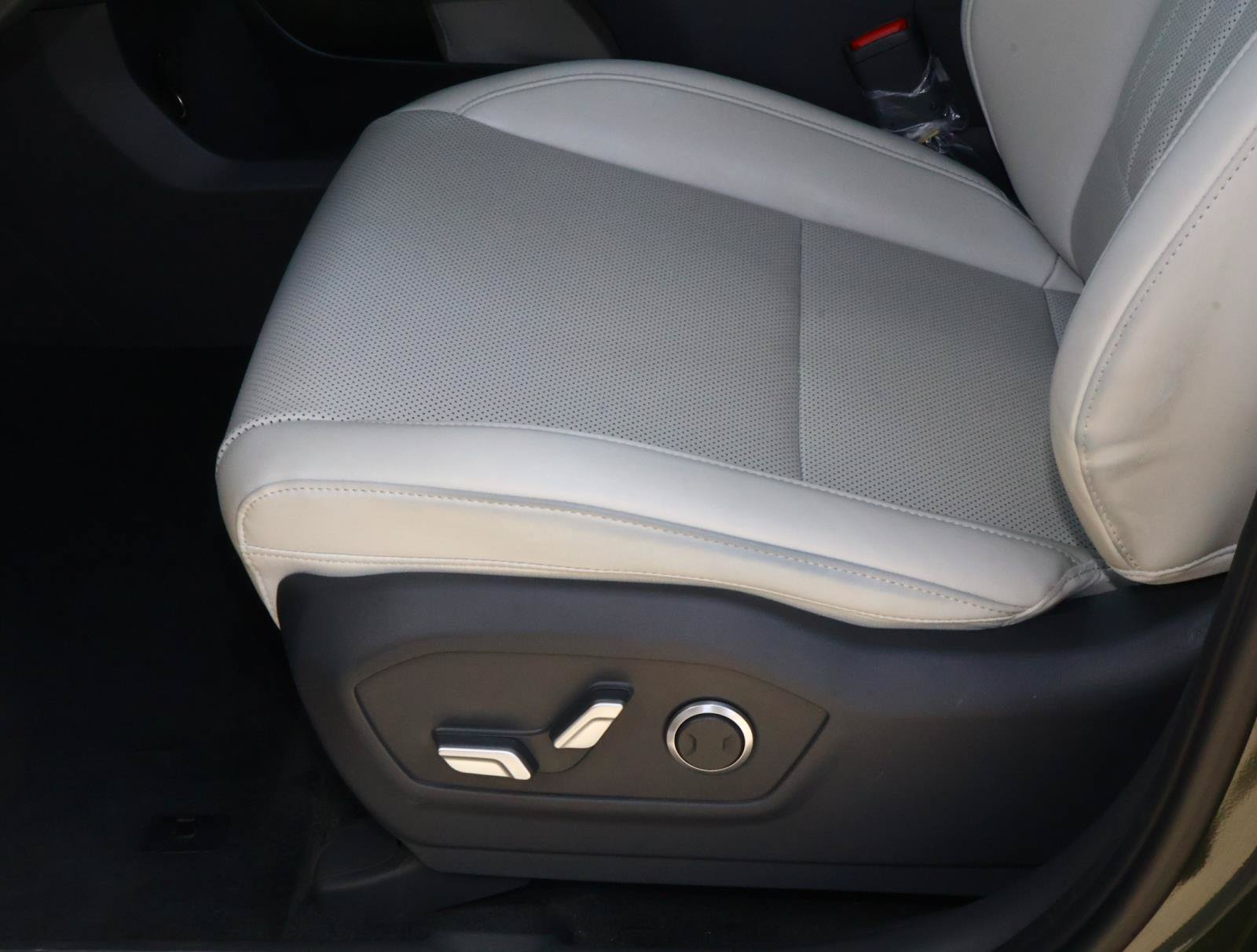 2025 Hyundai Santa Fe SEL - Photo 13