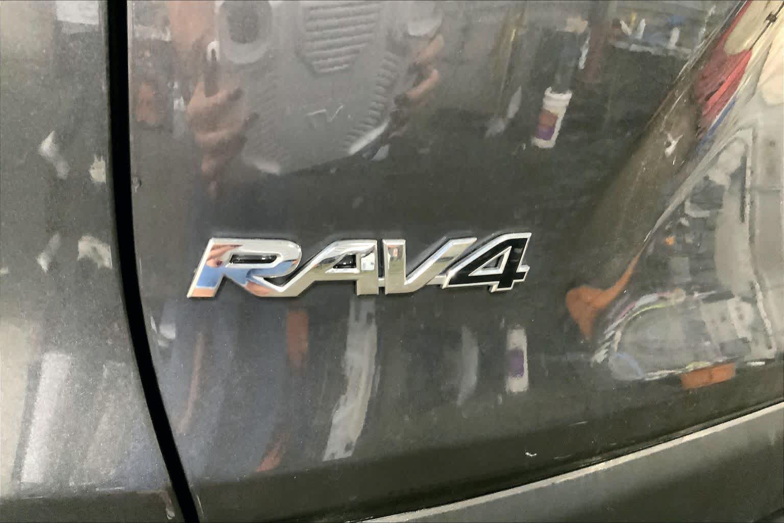 Used 2025 Magnetic Gray Metallic Toyota XLE image 31