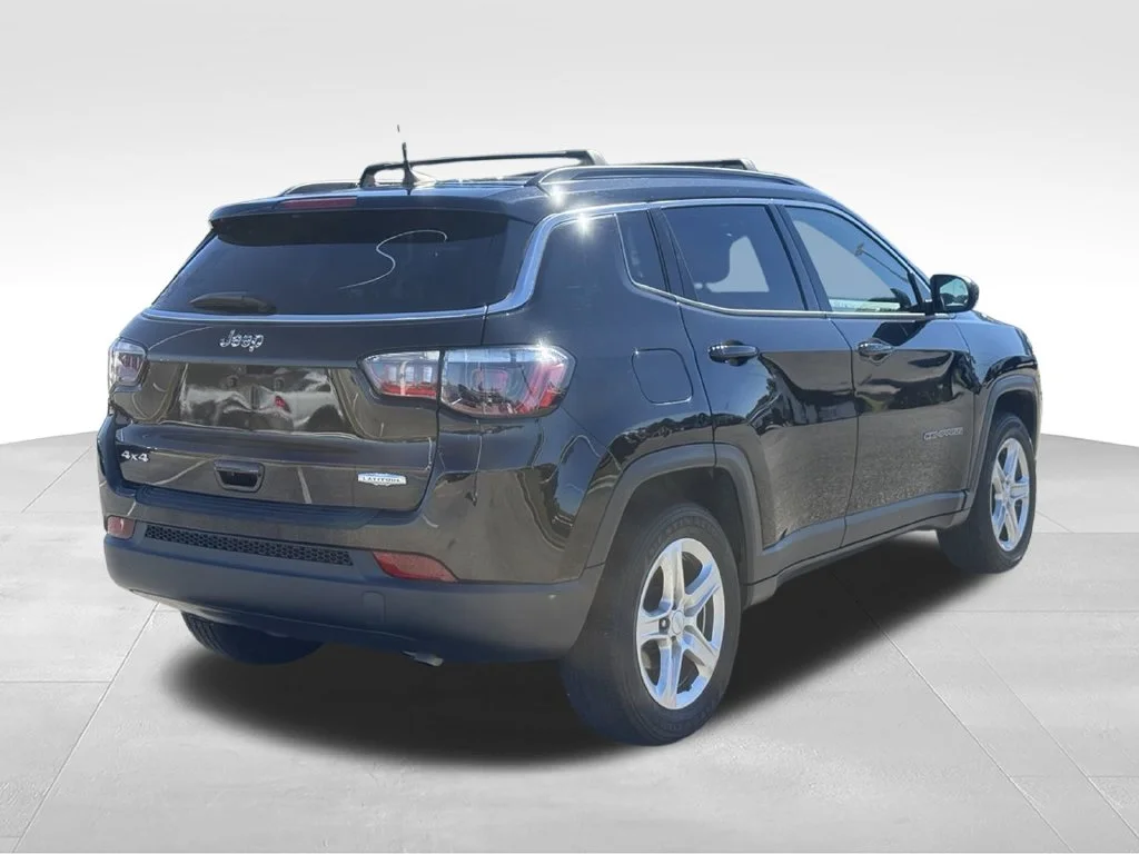 Used 2023 Black Jeep Latitude image 26