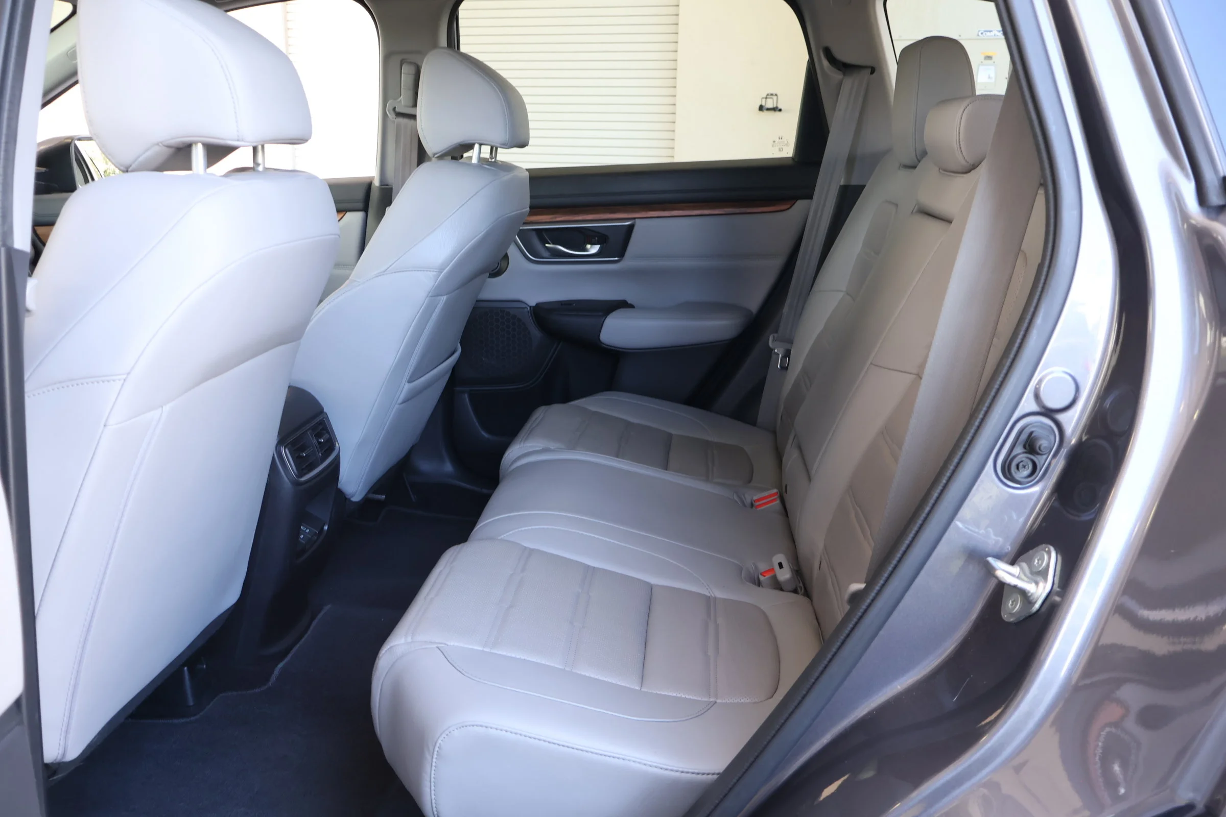 Used 2018 Modern Steel Metallic Honda Touring image 14