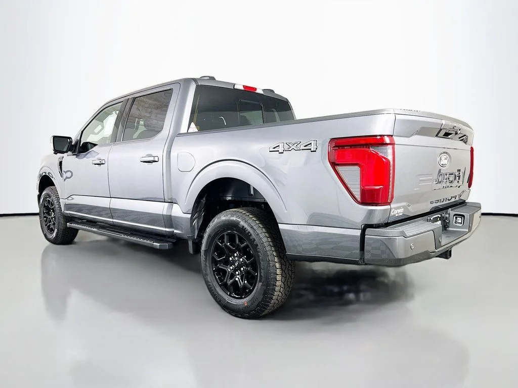 New 2026 Carbonized Gray Metallic Ford XLT image 11