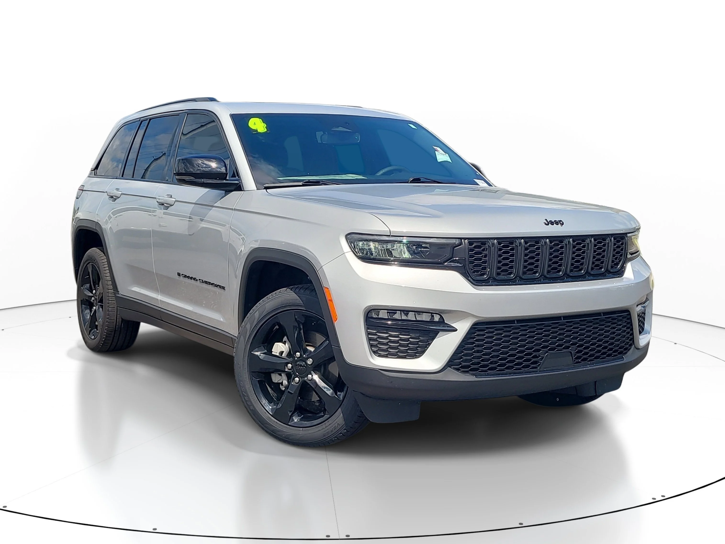 Used 2024 Silver Zynith Jeep Limited image 1
