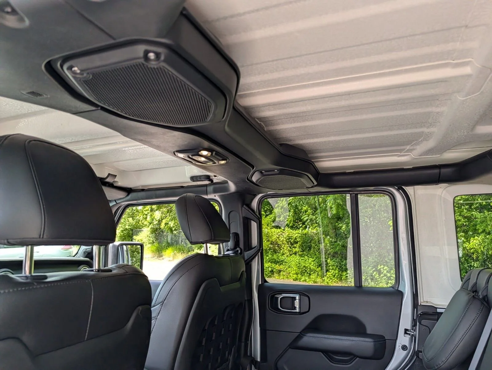 Used 2023 Silver Jeep Rubicon 4x4 image 25