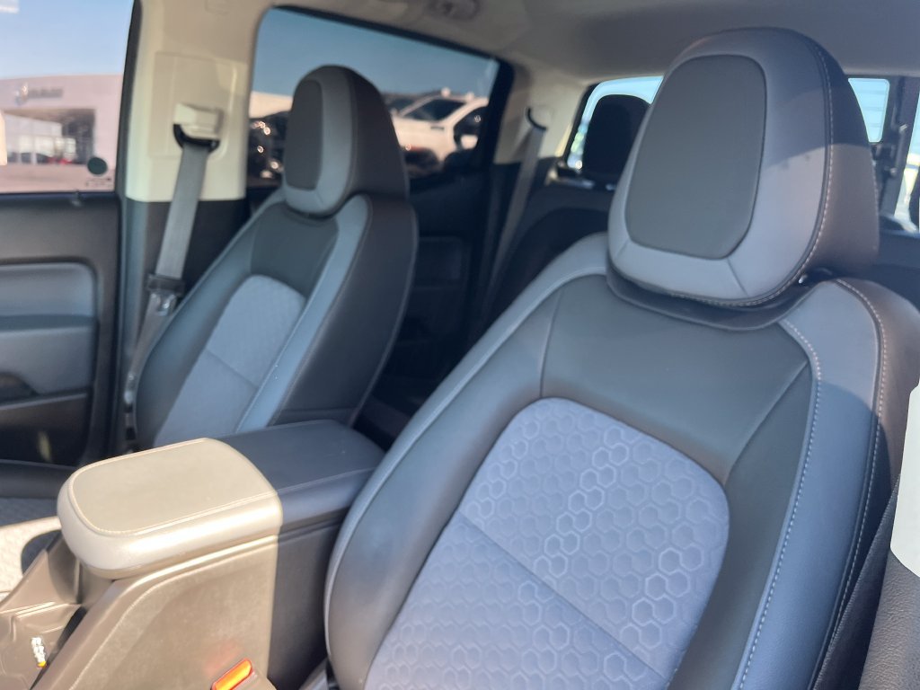Used 2021 Black Chevrolet Z71 image 13