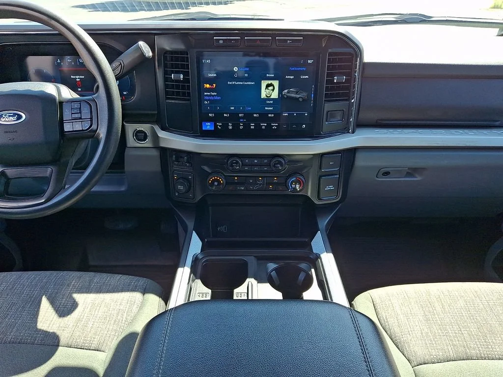 Used 2023  Ford XL image 16