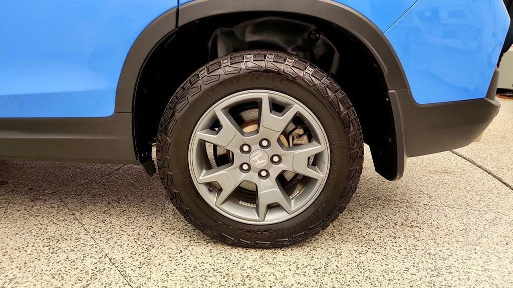 Used 2025 Diffused Sky Pearl Honda TrailSport AWD image 9