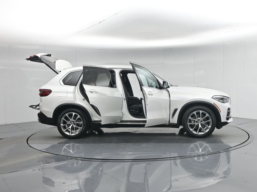 Certified Used 2023 White BMW sDrive40i image 5