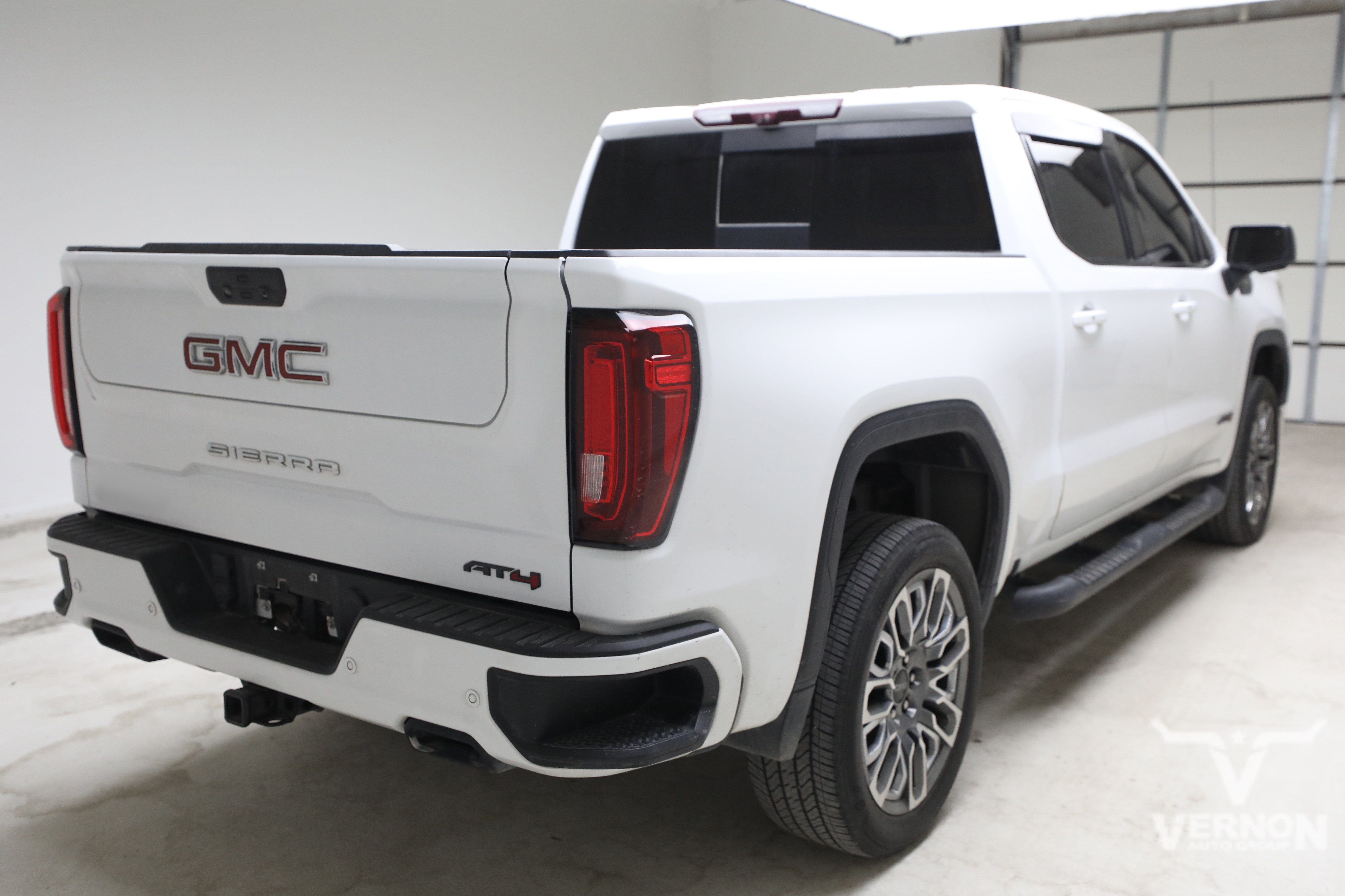 Used 2021 Summit White GMC Y image 4