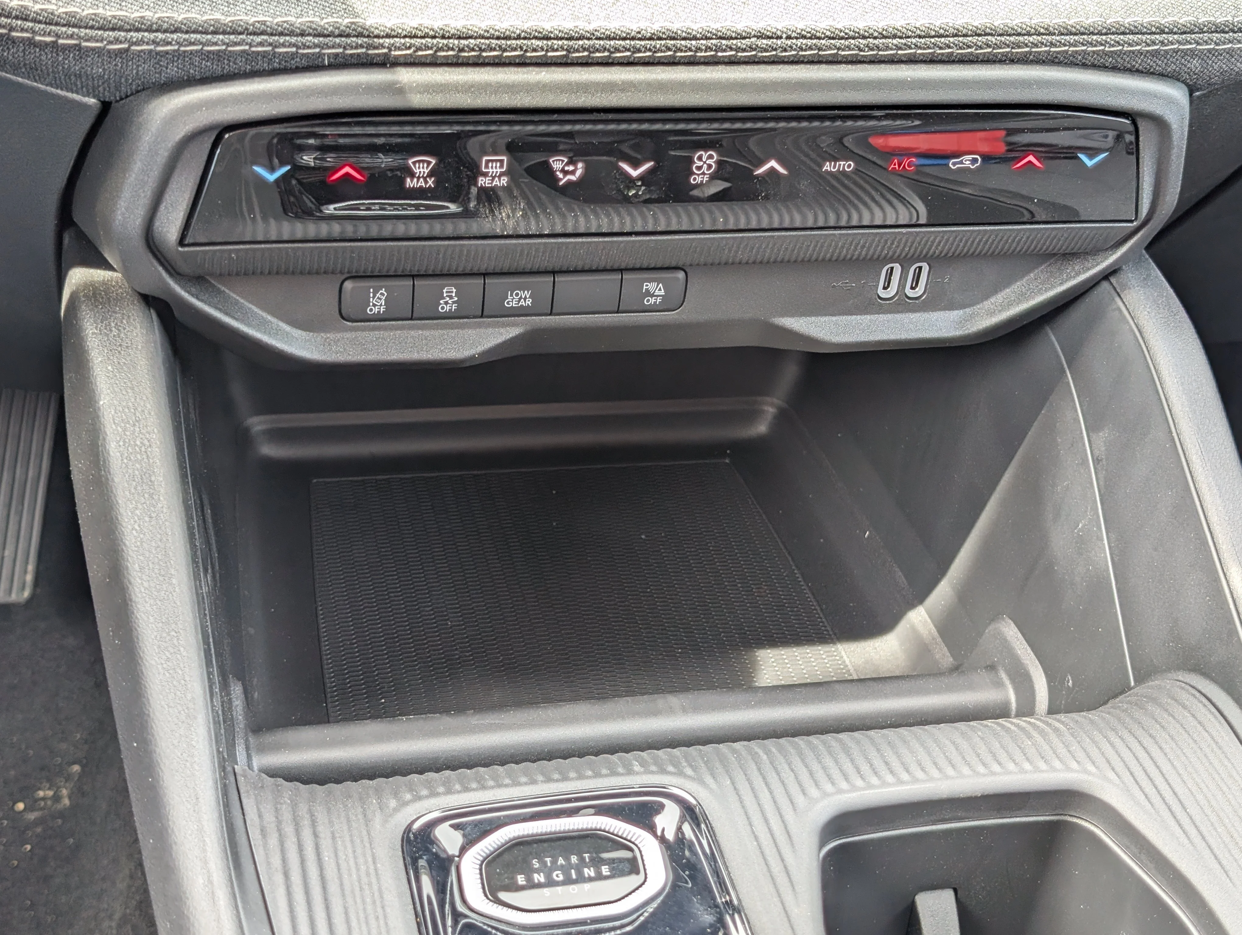 New 2026 Sting-Grey Jeep Laredo image 31