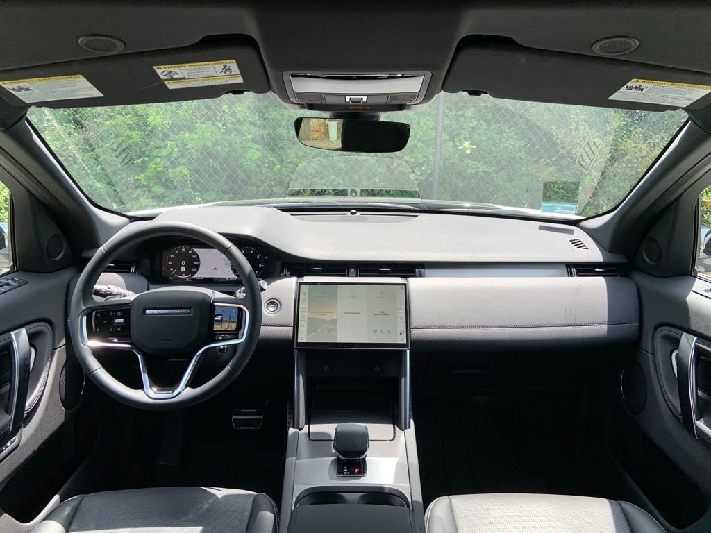 Used 2024 White Land Rover SE image 21