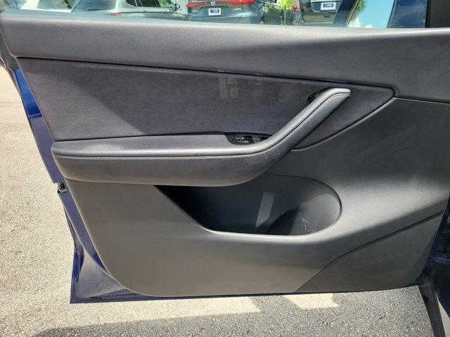 2021 Tesla Model Y Long Range - Photo 19