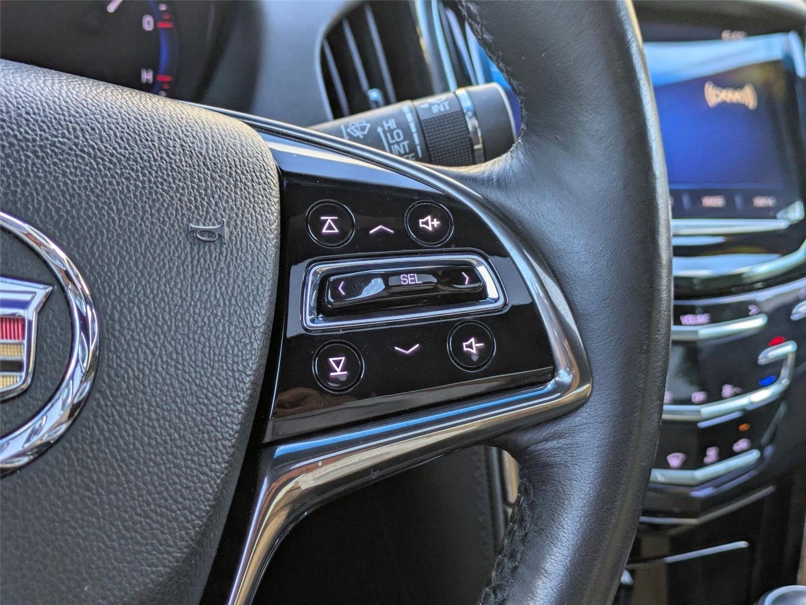 Used 2013 White Diamond Tricoat Cadillac Luxury image 18