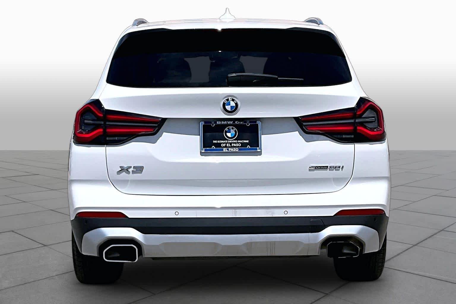 Used 2023 Alpine White BMW sDrive30i image 4